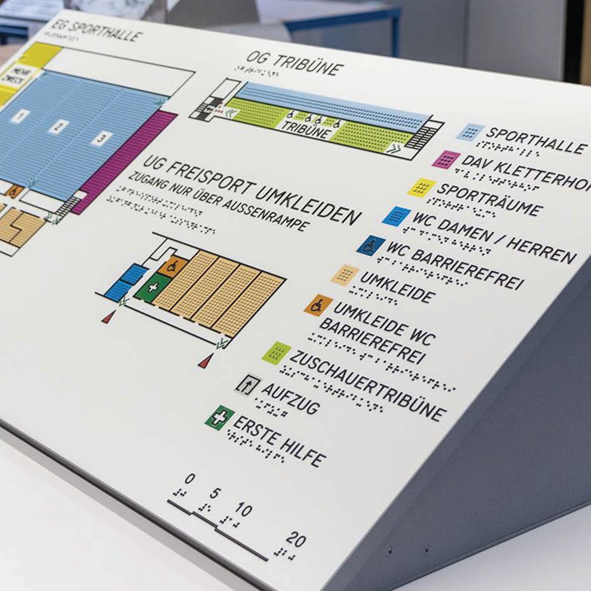 Wandschild mit taktilem Lageplan (unterfahrbar an der Wand)